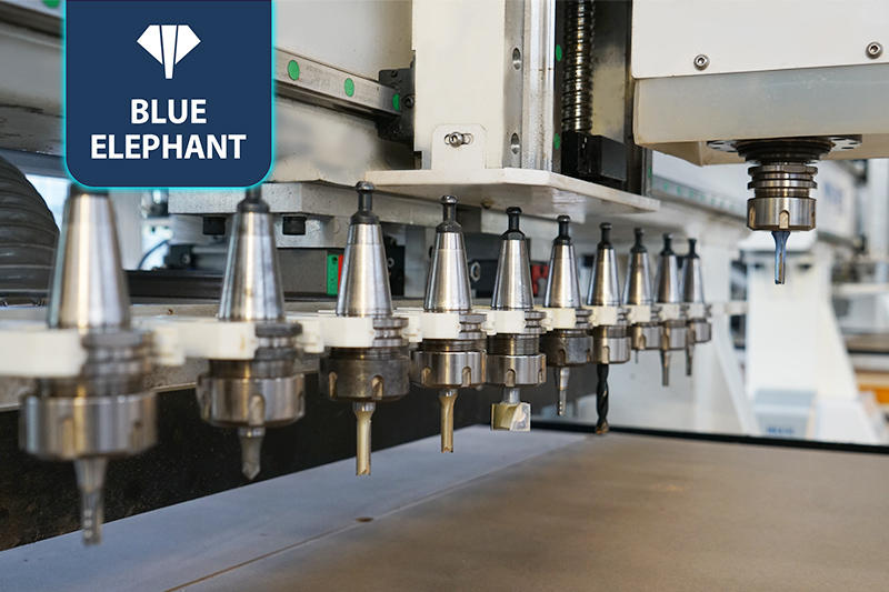 貼標(biāo)鉆切一體機