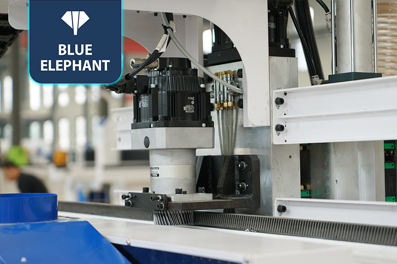 子母鋸加工中心