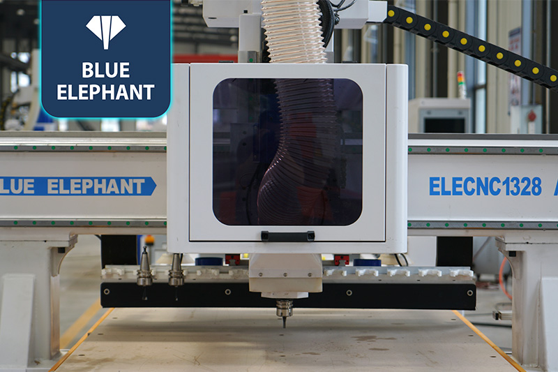 直排換刀加工中心+上下料貼標(biāo)